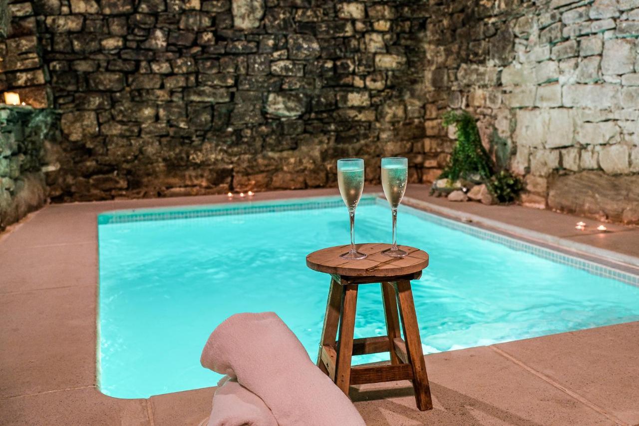 El Forn De Freixenet Con Servicios De Un Hotel Lleida Bagian luar foto