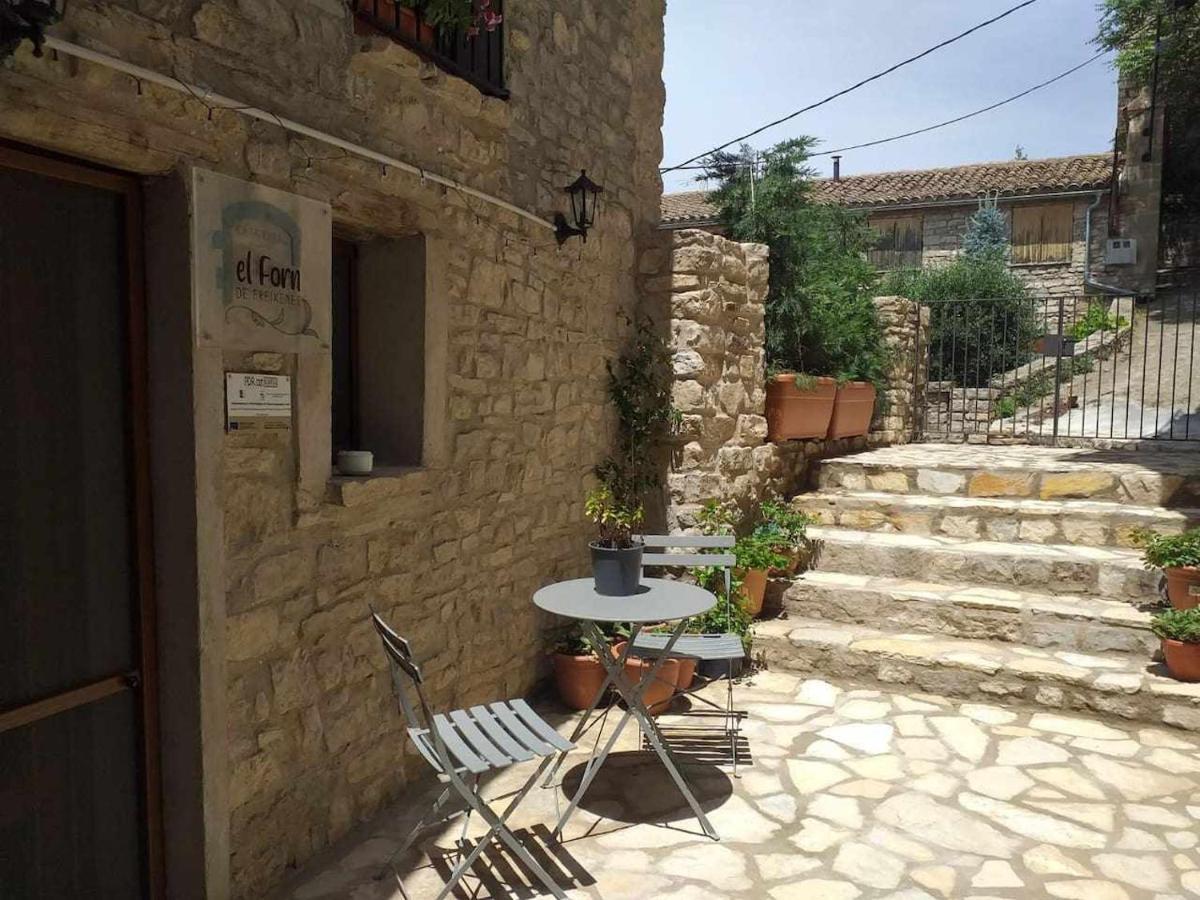 El Forn De Freixenet Con Servicios De Un Hotel Lleida Ruang foto
