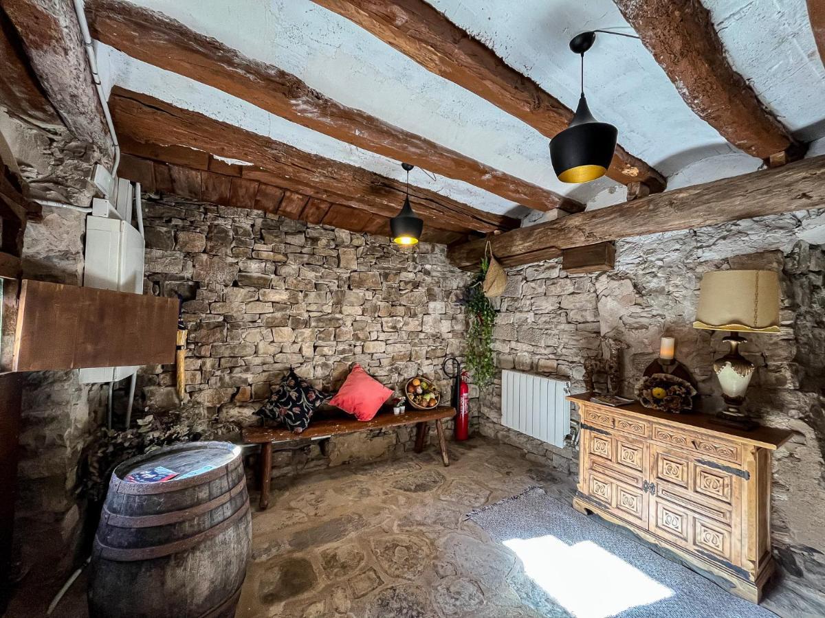 El Forn De Freixenet Con Servicios De Un Hotel Lleida Bagian luar foto