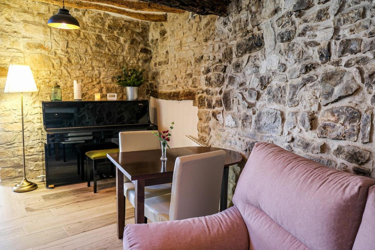 El Forn De Freixenet Con Servicios De Un Hotel Lleida Bagian luar foto
