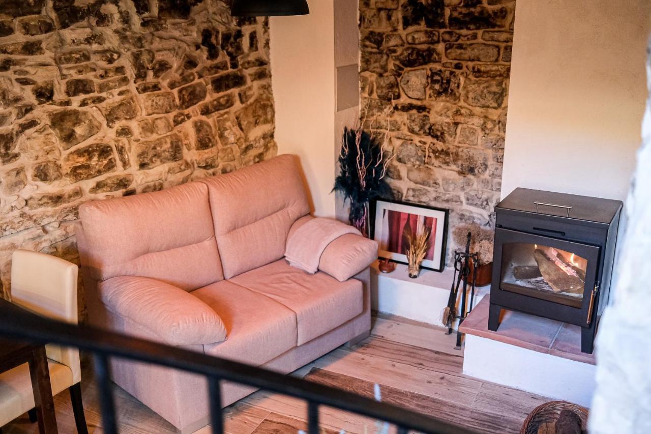 El Forn De Freixenet Con Servicios De Un Hotel Lleida Bagian luar foto