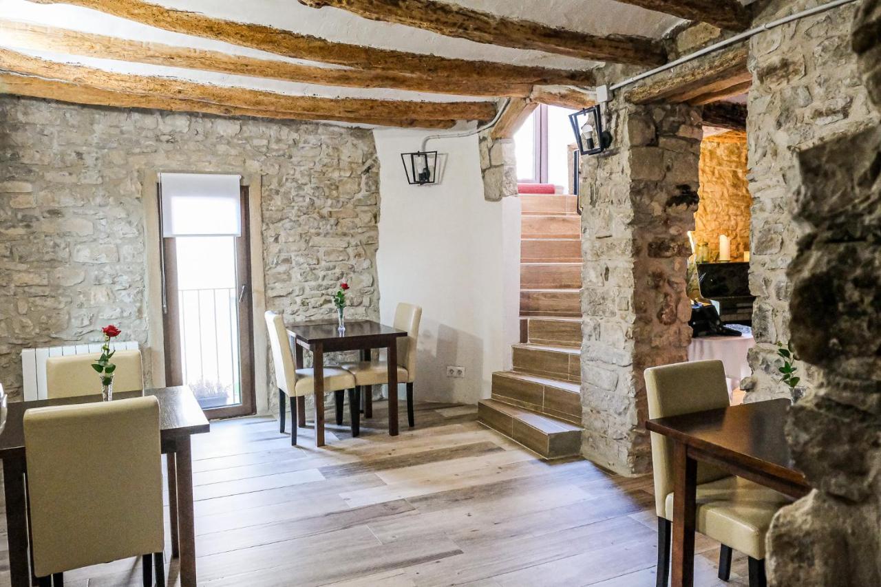 El Forn De Freixenet Con Servicios De Un Hotel Lleida Bagian luar foto