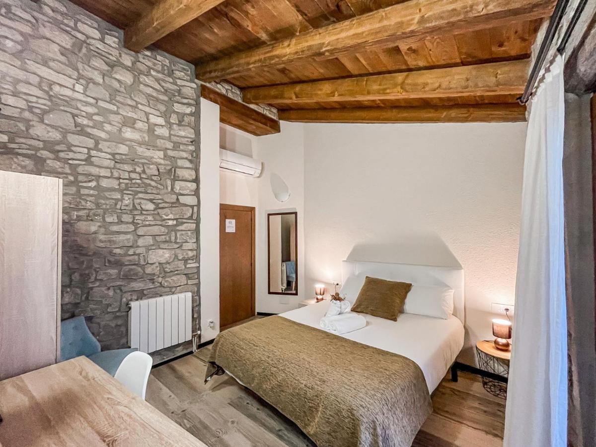 El Forn De Freixenet Con Servicios De Un Hotel Lleida Bagian luar foto